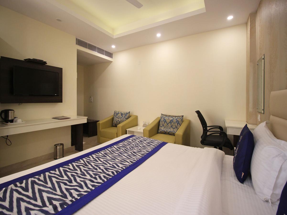 Oyo 8132 Hotel Kukreja Dehradun Eksteriør bilde