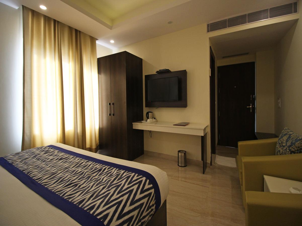 Oyo 8132 Hotel Kukreja Dehradun Eksteriør bilde