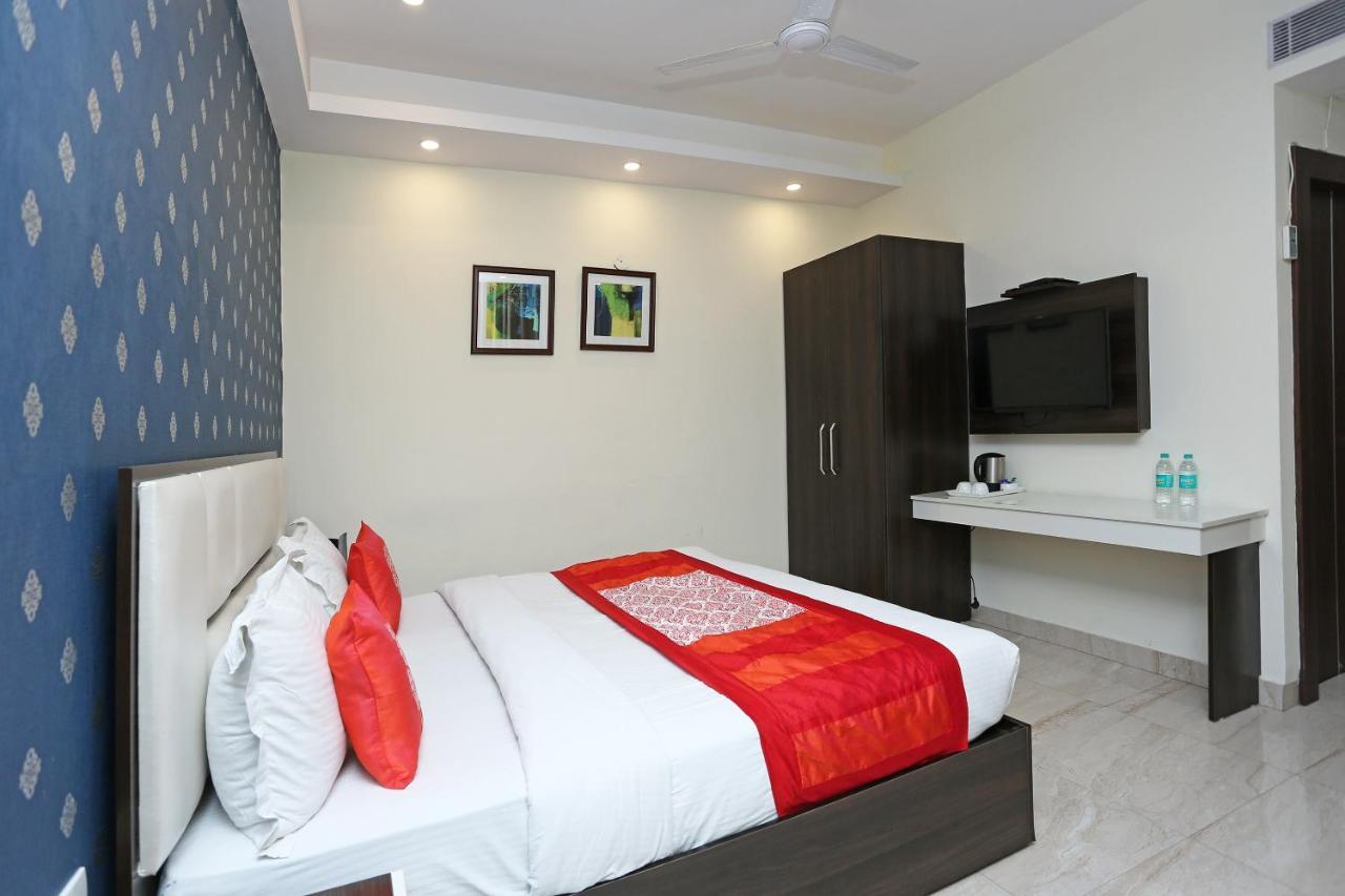 Oyo 8132 Hotel Kukreja Dehradun Eksteriør bilde