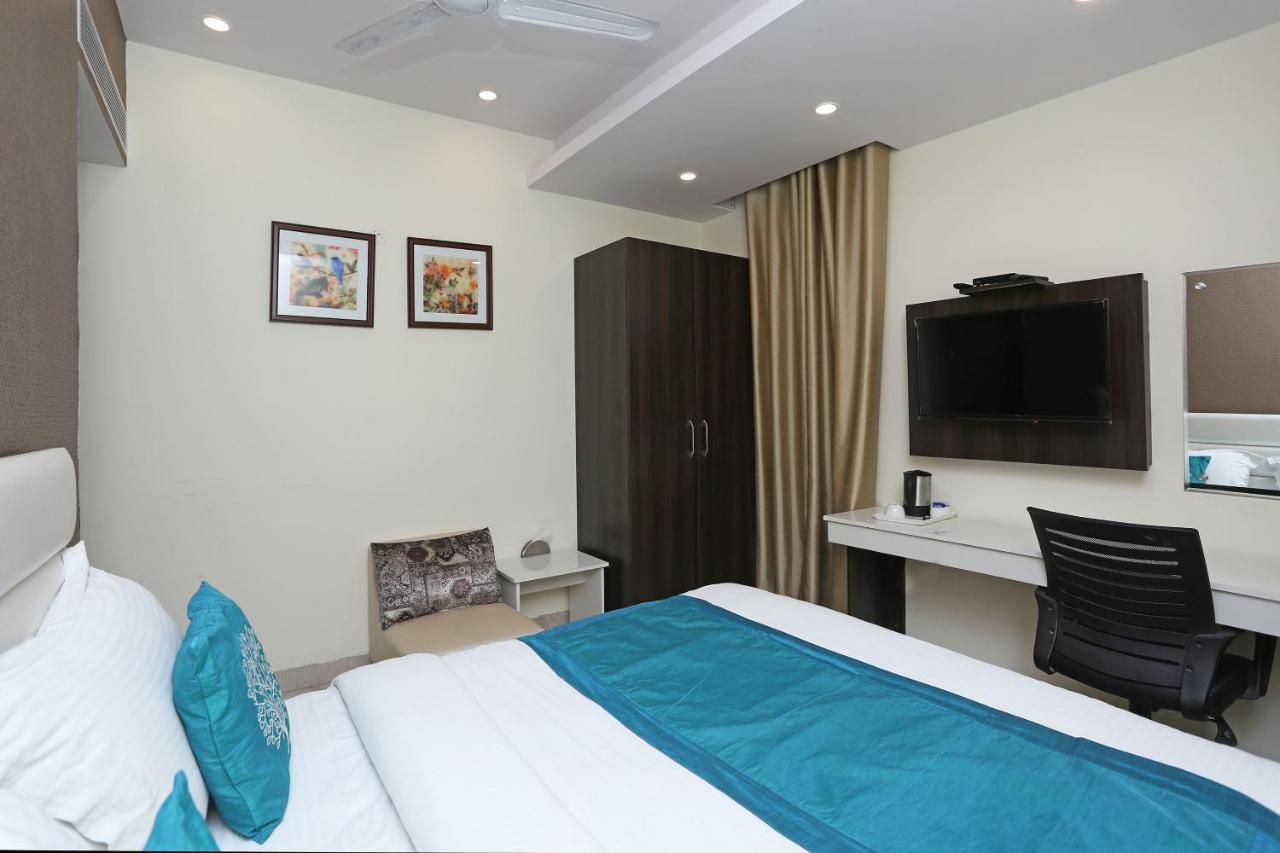 Oyo 8132 Hotel Kukreja Dehradun Eksteriør bilde